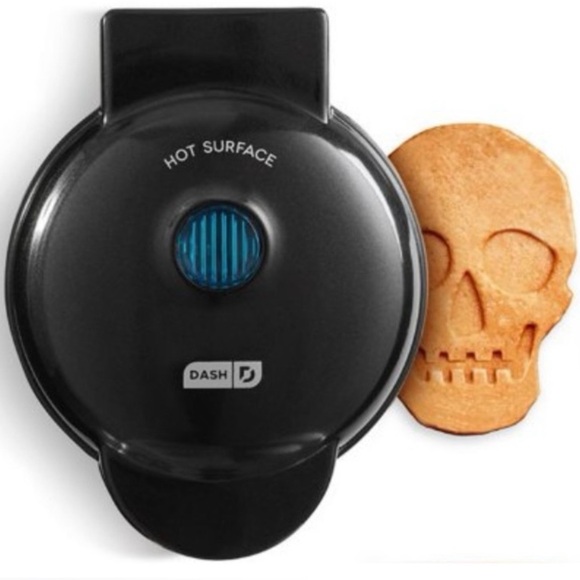 Dash Skull Waffle Pancake Maker NIB - Picture 1 of 10